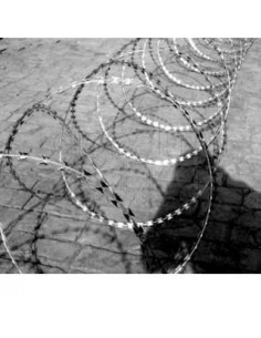 wire-razor-for-piracy-prevent,-galv-crossed-loop-app-dia600mm---